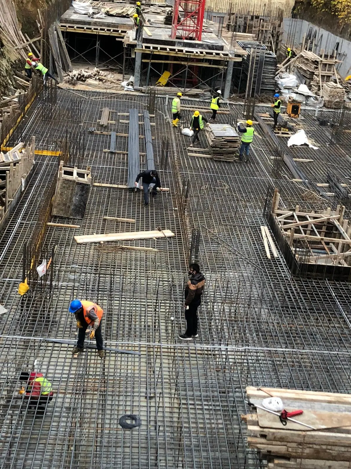 Temel: Radye temel donatısı ve beton dökümü